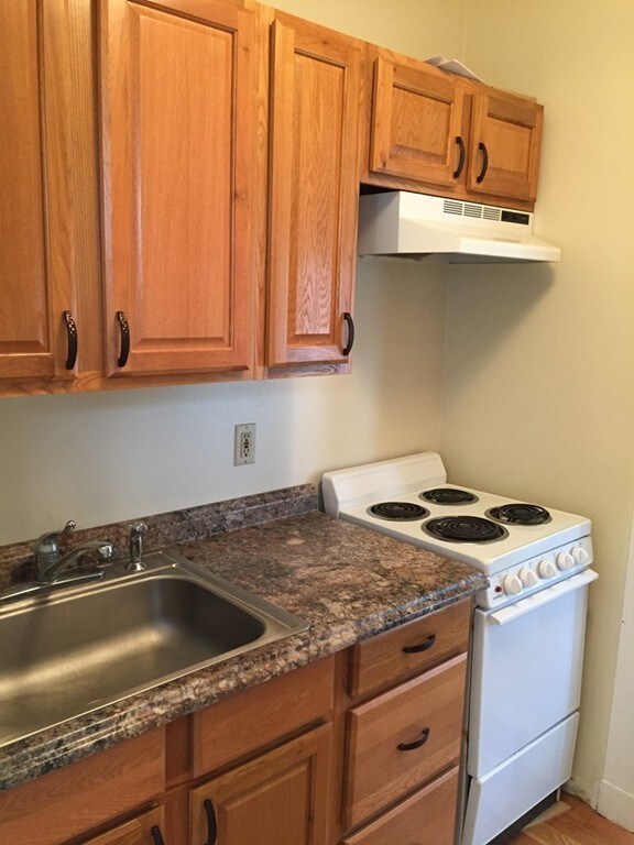 42 Royal St unit 42, Quincy, MA 02170 - photo 5