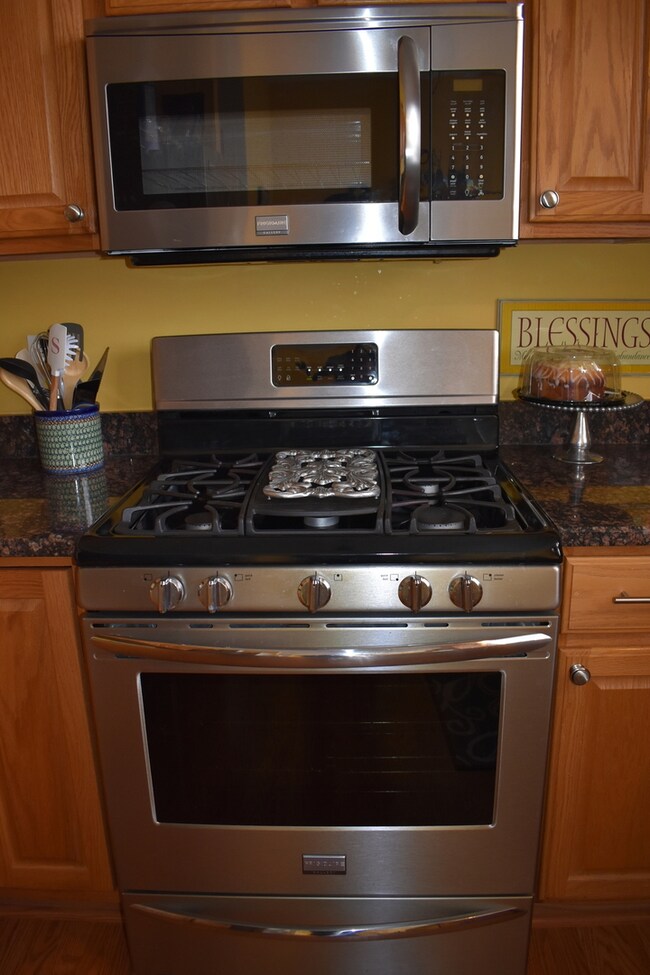 590 Declaration Ln unit 502, Aurora, IL 60502 - photo 6