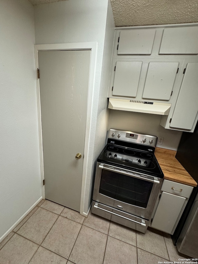 305 S Archer St unit B2, Beeville, TX 78102 - photo 5