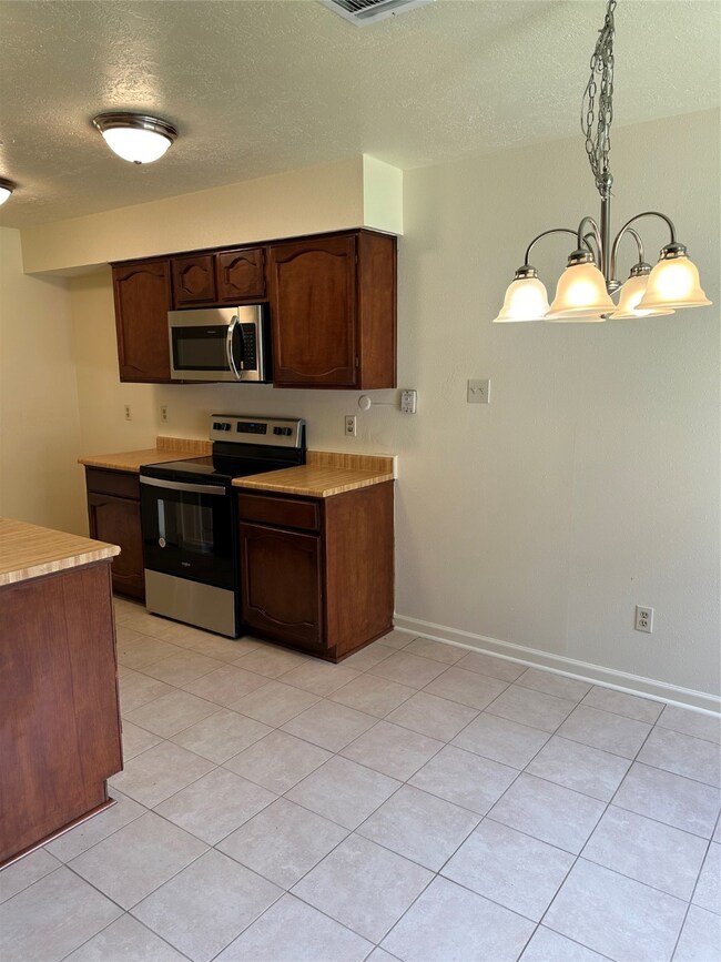 6927 Northleaf Dr, Houston, TX 77086 - photo 7