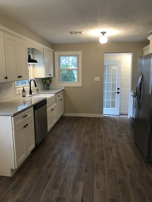 199 Cambria St, Springfield, MA 01118 - photo 6