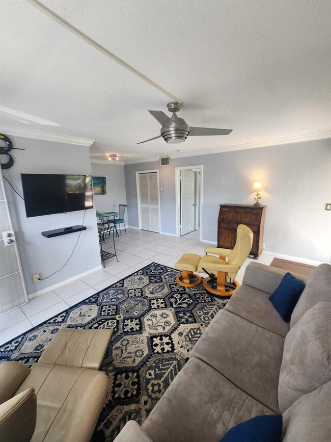 637 NE 6th Ct unit L, Boynton Beach, FL 33435 - photo 3