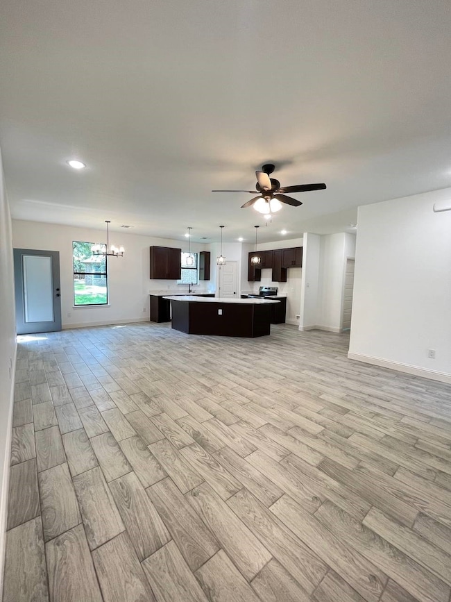 2512 San Gabriel Dr, Granbury, TX 76048 - photo 5