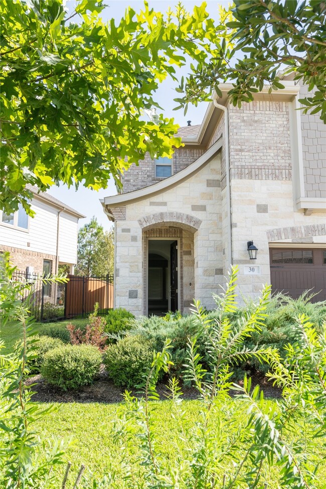 30 Heirloom Garden Place, the Woodlands, TX 77354 - photo 2
