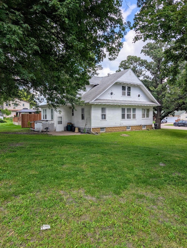 714 Main St, Emmons, MN 56029 - photo 2
