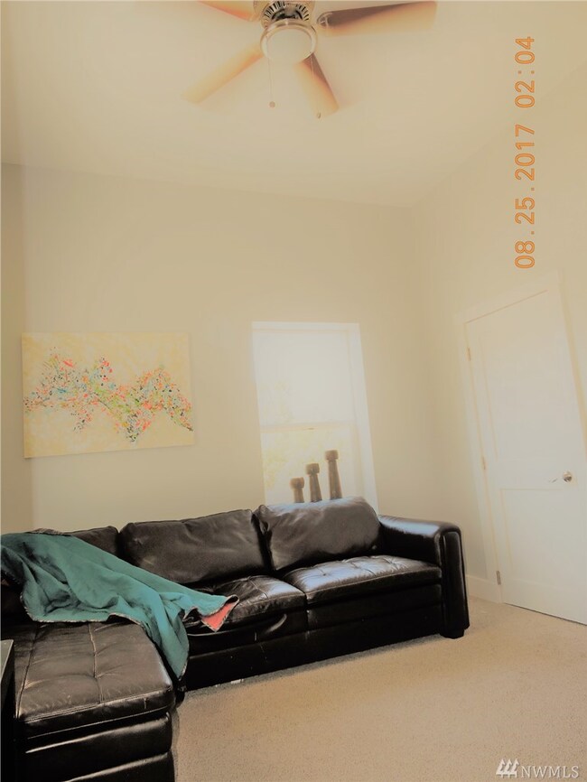 13320 Pioneer Way E, South Prairie, WA 98385 - photo 4