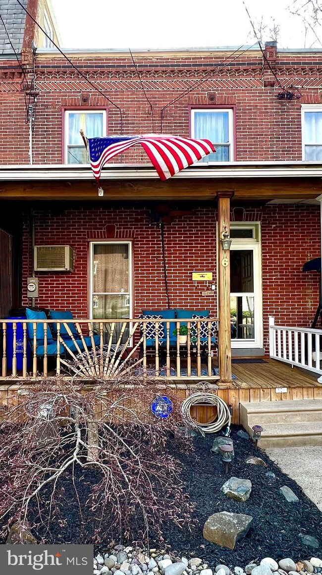 6 N Sycamore Ave, Aldan, PA 19018 - photo 3