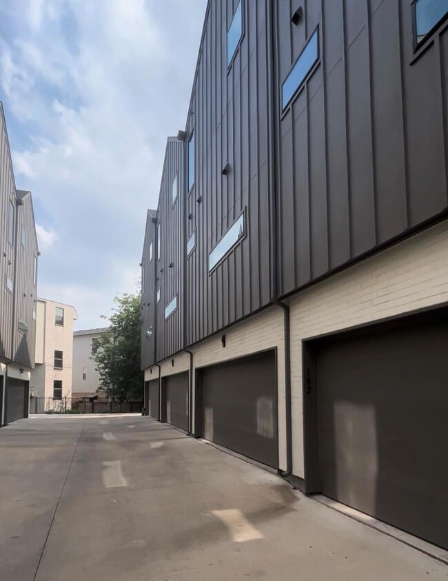 6022 Lewis St unit 103, Dallas, TX 75206 - photo 3