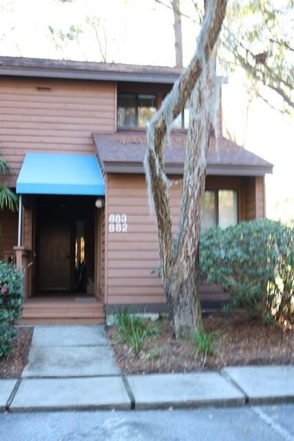 Corner Condo with extra light from extra windows