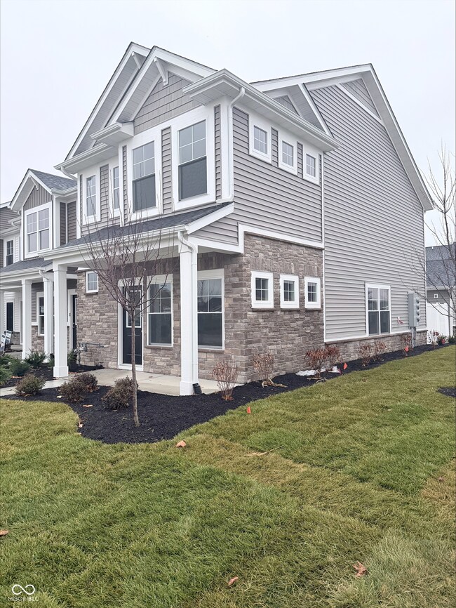 19570 Northwest Dr, Carmel, IN 46074 - photo 4