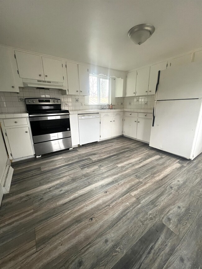 15 Marcy Ave, Charlestown, NH 03603 - photo 7