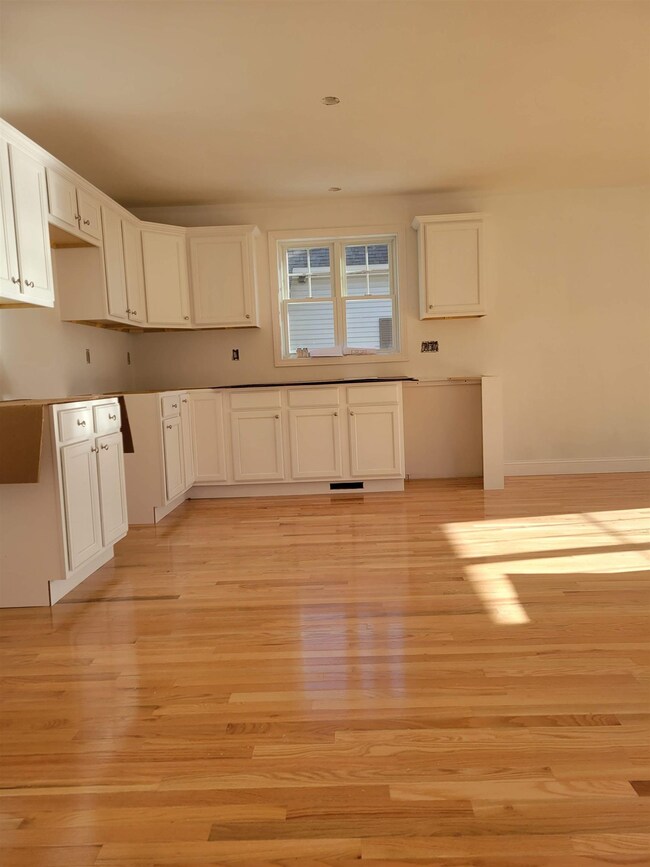 3 Linwood St, Nashua, NH 03060 - photo 4