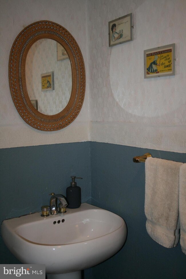 42 Smithfield Ave, Lawrence Township, NJ 08648 - photo 4