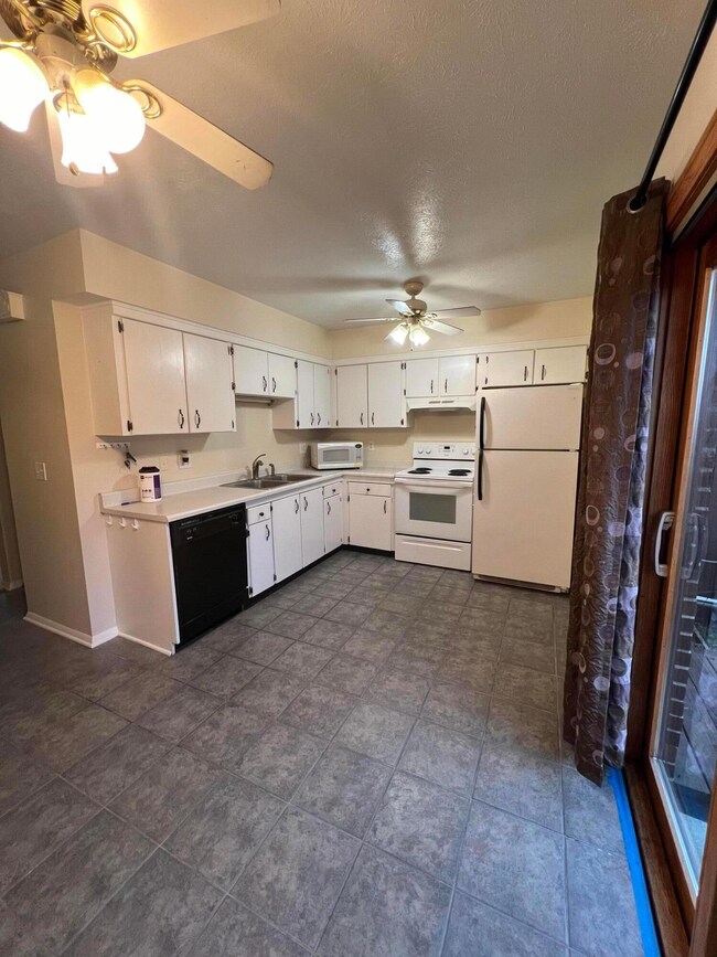 Kitchen with appliances
