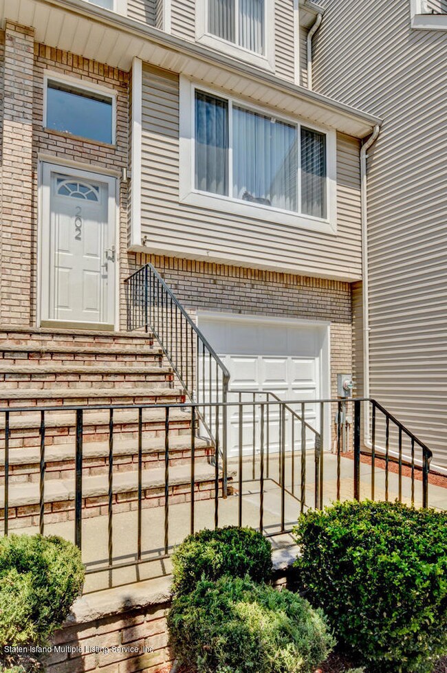 202 Pembrook Loop