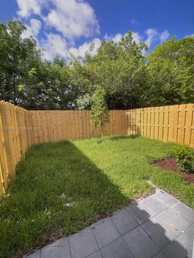 1668 SE 26th Terrace, Homestead, FL 33035 - photo 6