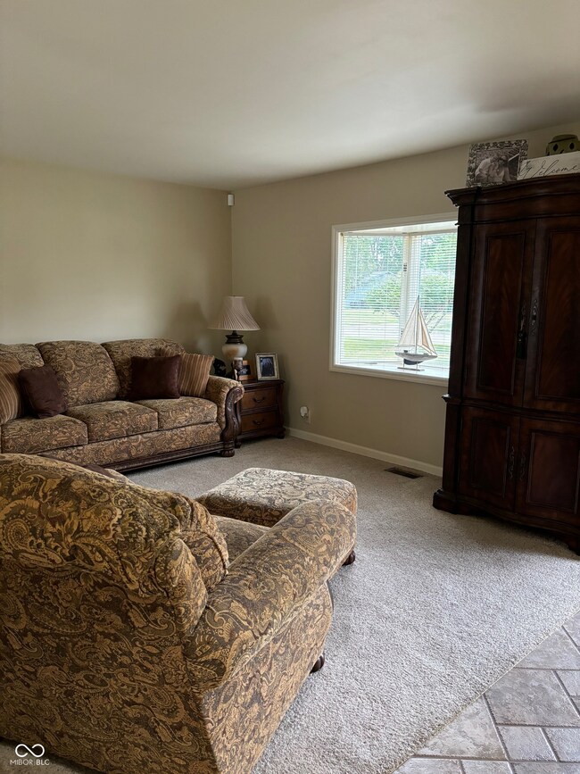 3077 Hawcreek Blvd, Columbus, IN 47203 - photo 6