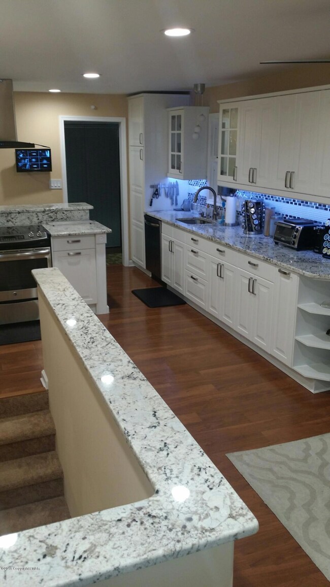 17 Pine Ave, Tamaqua, PA 18252 - photo 6