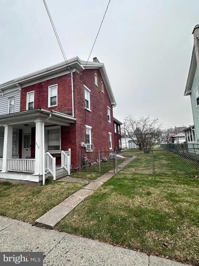 612 W 1st St, Birdsboro, PA 19508 - photo 2