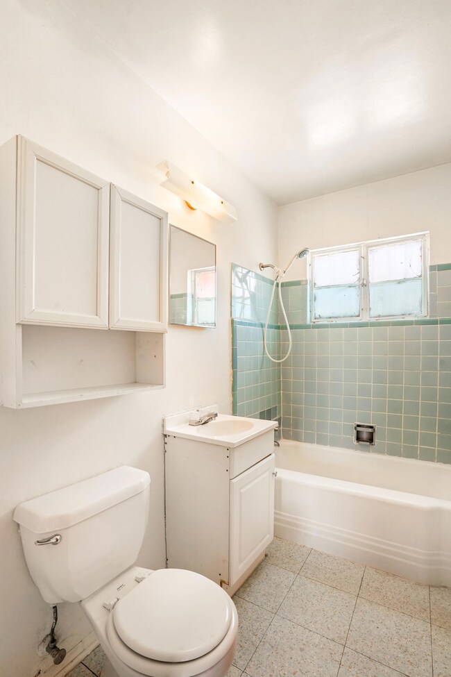 7525 Mazatlan Dr, El Paso, TX 79915 - photo 7