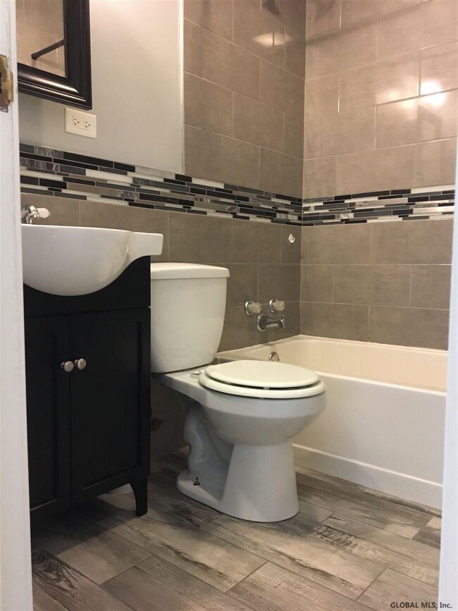 24 Sherwood Dr, Latham, NY 12110 - photo 7