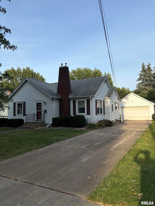 206 N West St, Cambridge, IL 61238 - photo 3