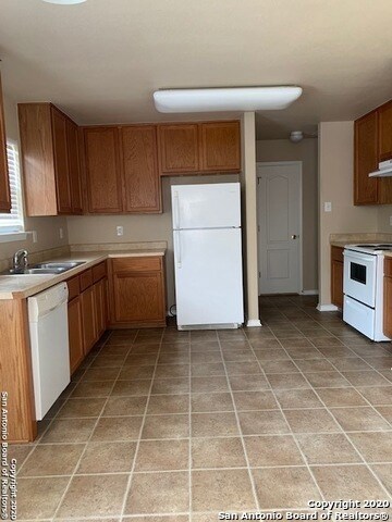 4042 Blue Oak Pass, San Antonio, TX 78223 - photo 5