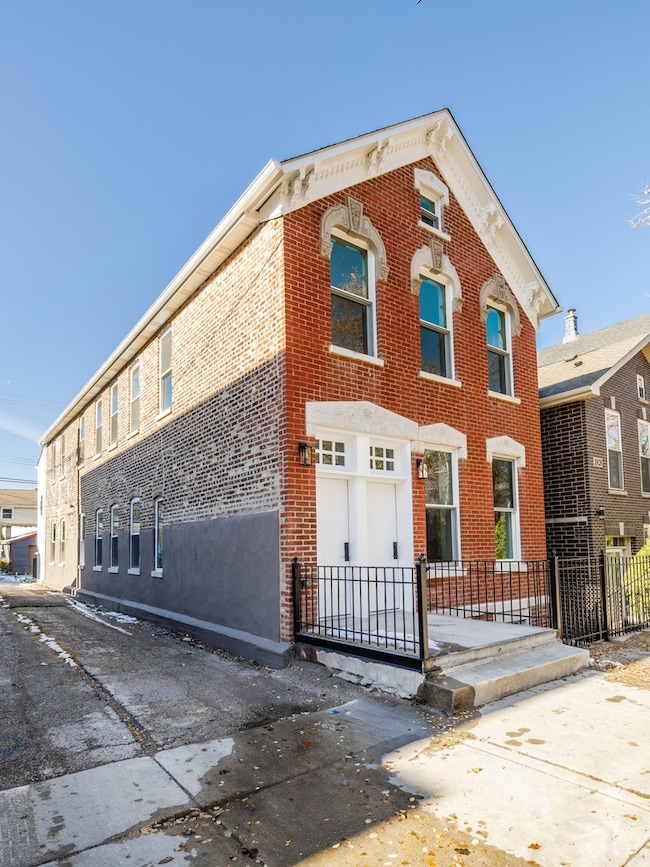 1830 S Peoria St unit 1, Chicago, IL 60608 - photo 2