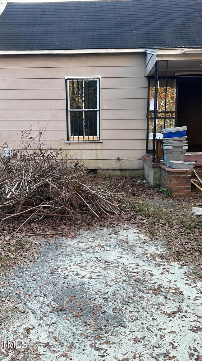 516 Mayview St, Fayetteville, NC 28306 - photo 3