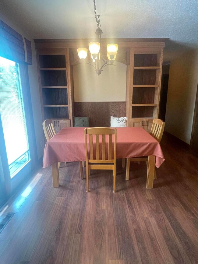 EFA424A9-D72D-4855-994C-8CA11EC30AC3