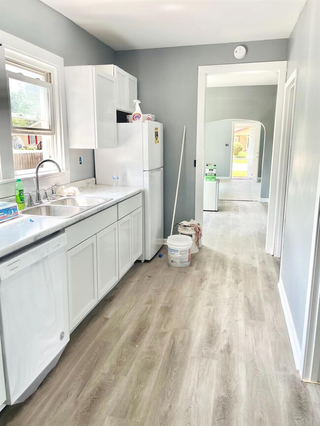 527 Niesen St, La Porte, IN 46350 - photo 2