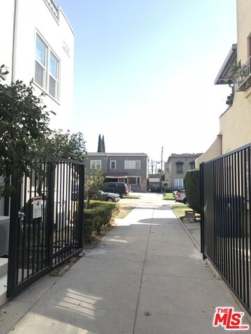 1941 S Bronson Ave, Los Angeles, CA 90018 - photo 5