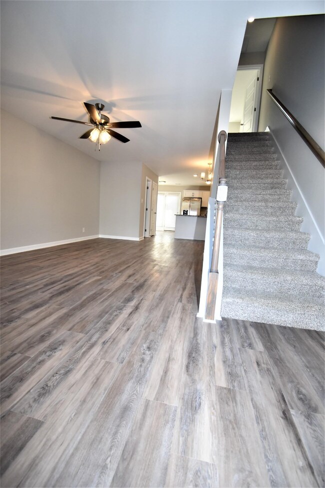 638 Stowe Ct unit DD, Clarksville, TN 37040 - photo 3