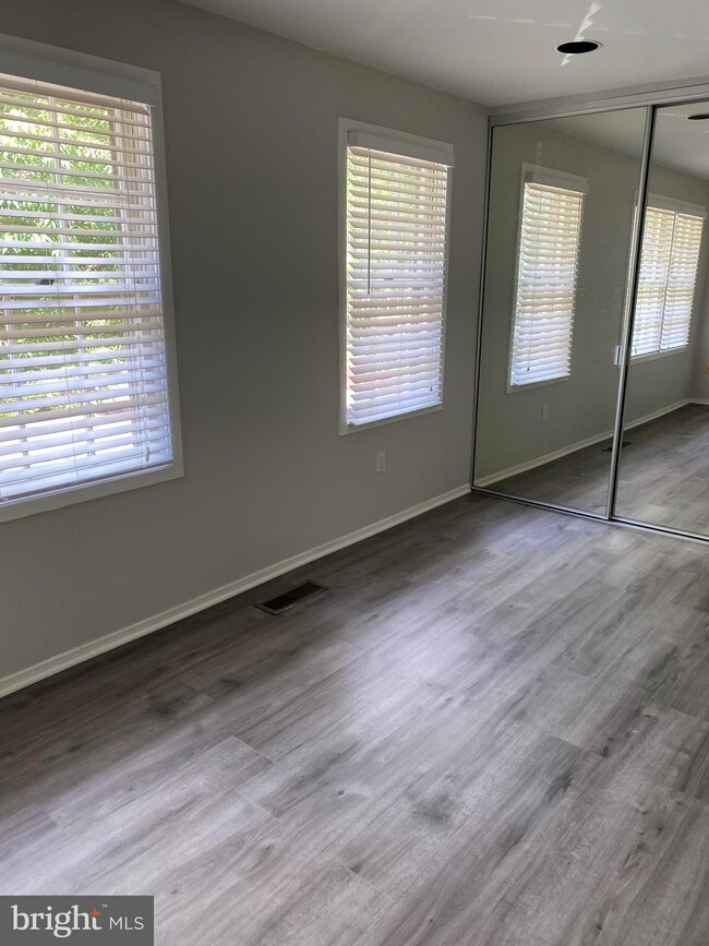 8034 Quarry Ridge Way, Bethesda, MD 20817 - photo 5