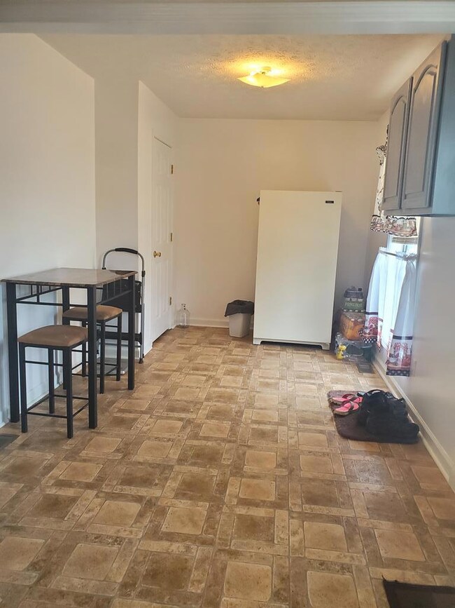 1041 Noel Dr, Cookeville, TN 38506 - photo 3