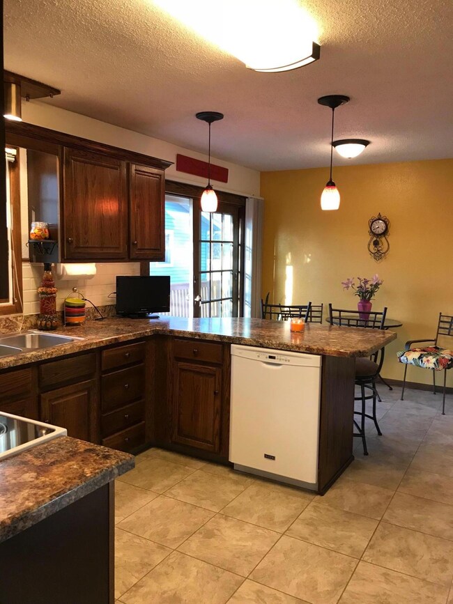 1508 7th Ave NE, Jamestown, ND 58401 - photo 7