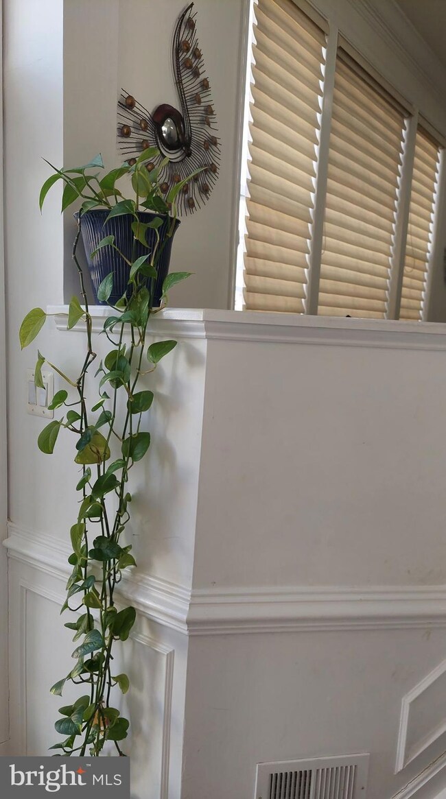 2598 Logan Wood Dr, Herndon, VA 20171 - photo 4