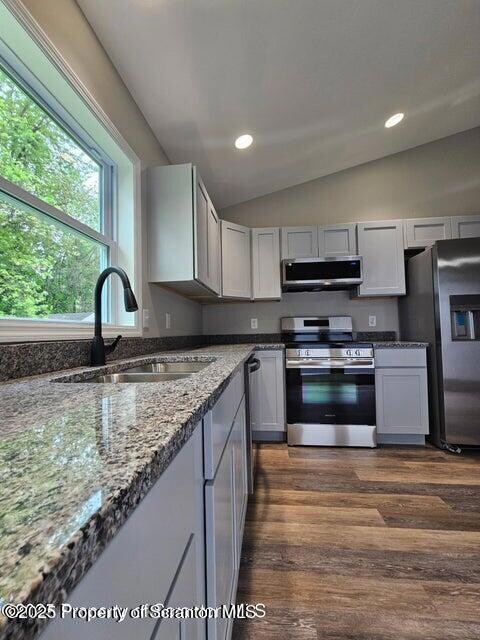 551 Back St, Scranton, PA 18504 - photo 2