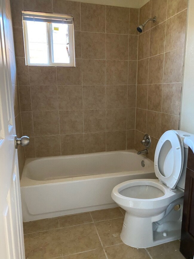 4905 Kashmere St unit 8, Houston, TX 77026 - photo 7