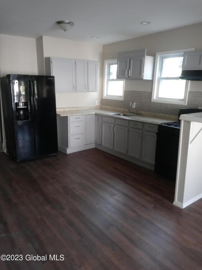 205 N Lake Ave unit 1st, Albany, NY 12206 - photo 2