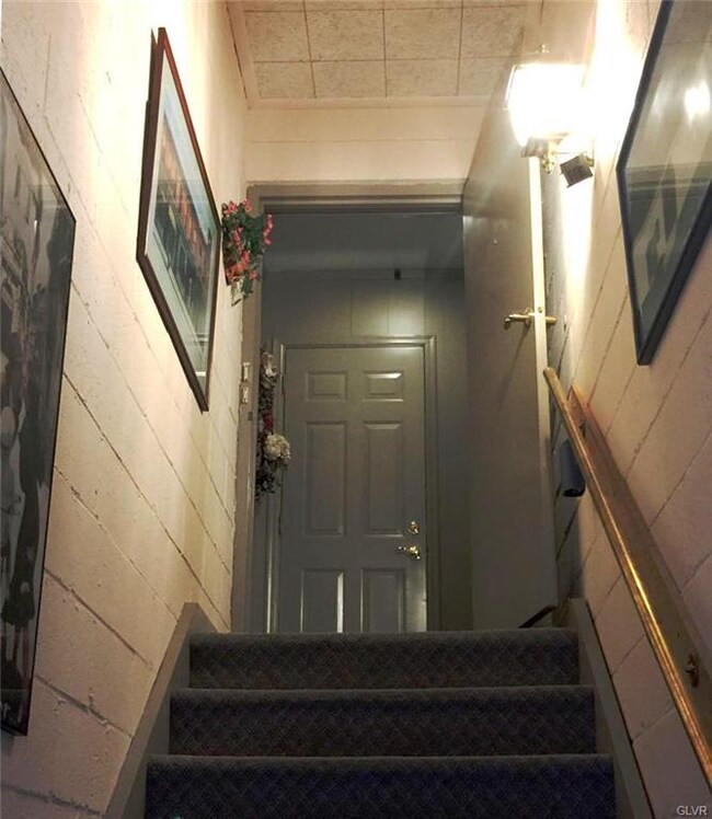 606 W Broad St unit F, Bethlehem, PA 18018 - photo 3