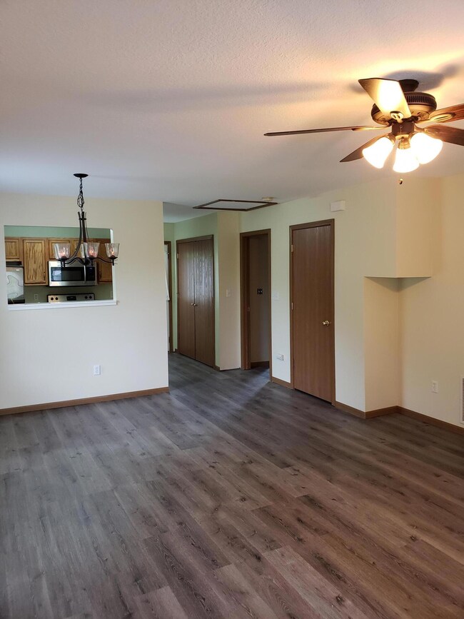 4512 Alan Living