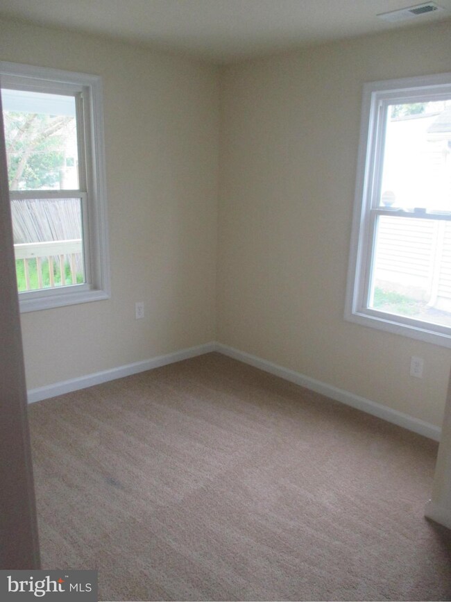 1604 Opus Ave, Capitol Heights, MD 20743 - photo 4