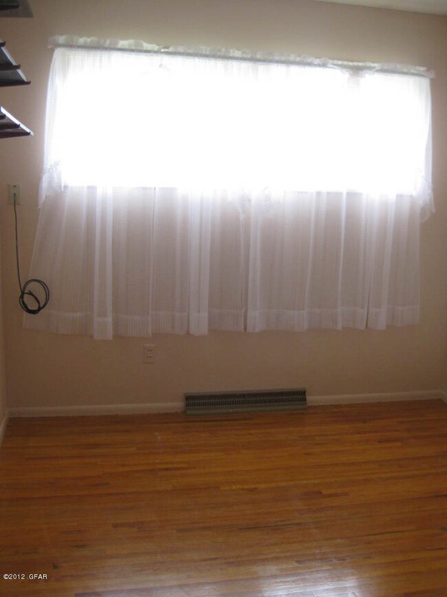 main flr bdrm 3