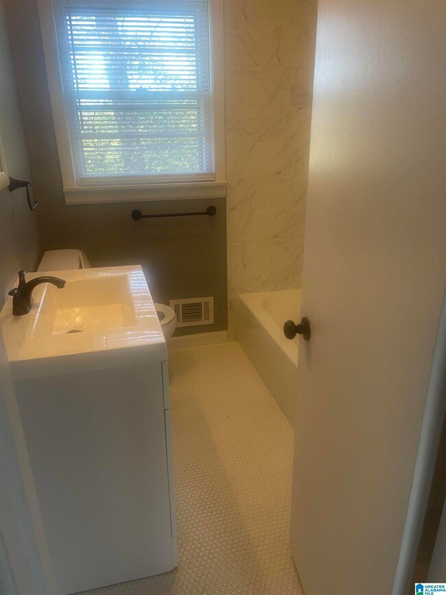 312 Sunhill Rd NW, Center Point, AL 35215 - photo 6