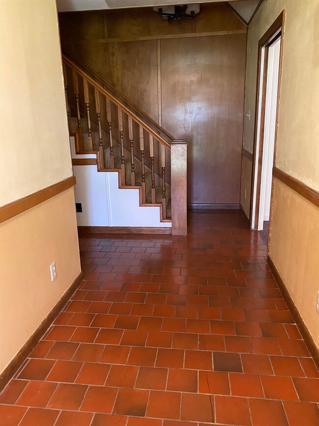 610 Westwood Dr, Wake Village, TX 75501 - photo 7