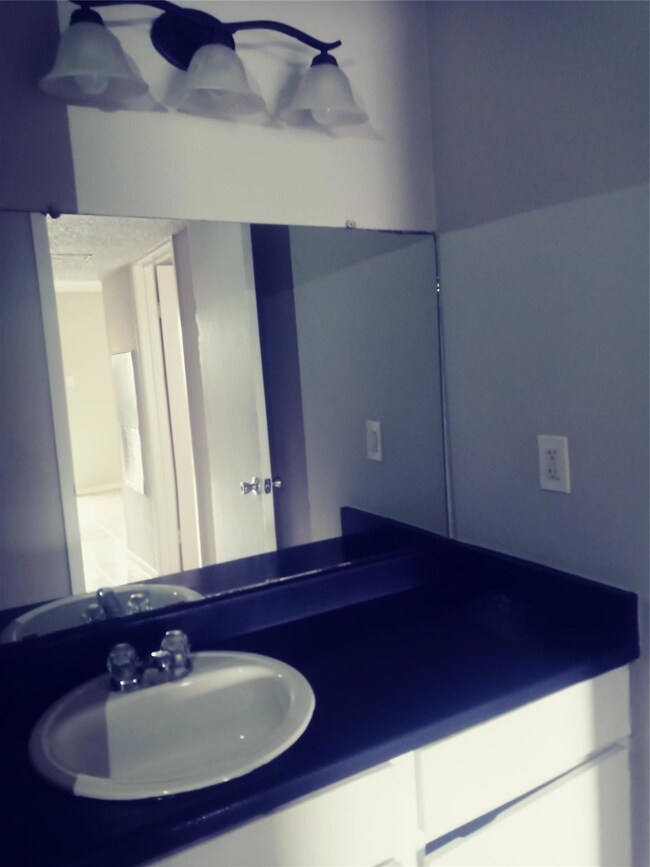 1300 Southport Dr unit 126, Austin, TX 78704 - photo 3