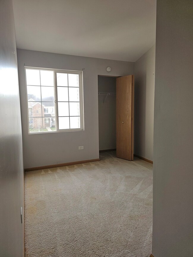 1454 Mcclure Rd unit 311, Aurora, IL 60505 - photo 3