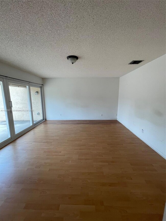 8237 NW 8th Ct, Plantation, FL 33324 - photo 4