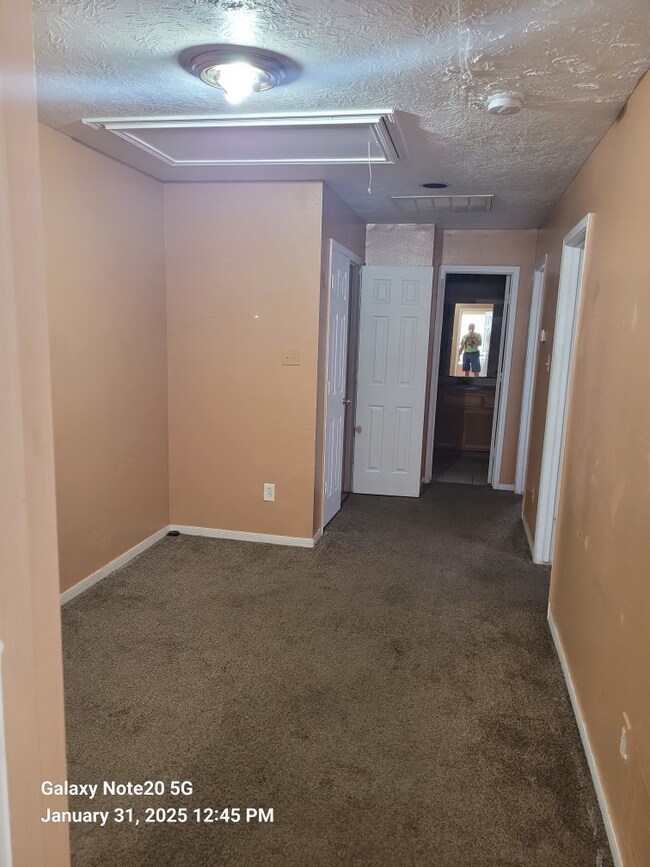 4732 Clover St unit B, Houston, TX 77033 - photo 5